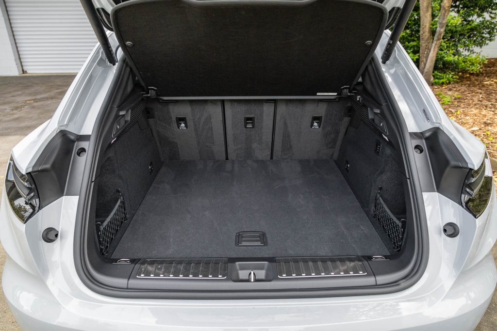 Boot space in the Porsche Macan