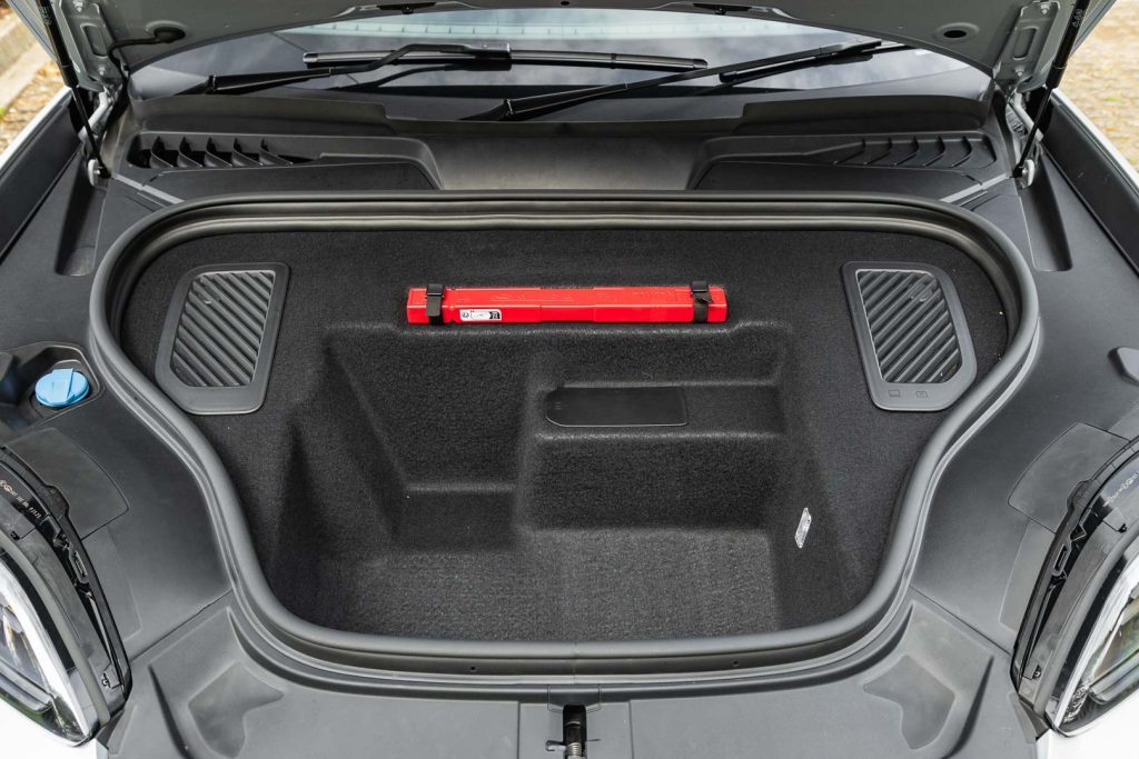 Front boot space of the 2024 Porsche Macan 4 generation II