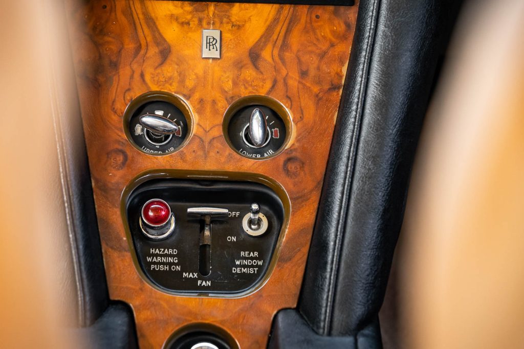 Air conditioning and heater controls of the Silver Shadow