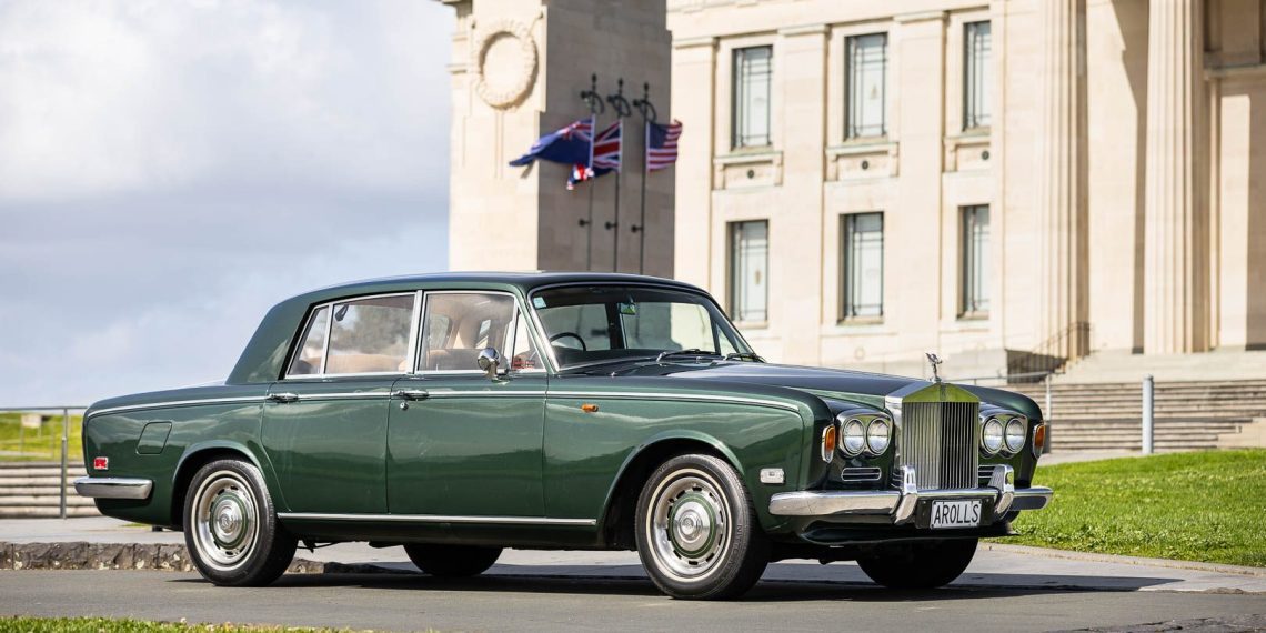 Rolls-Royce Silver Shadow 1970, green, parked in front of Auckland War Memorial Museum