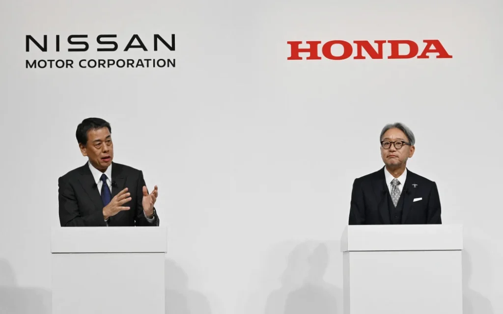 Nissan President Makoto Uchida and Honda President Toshihiro Mibe