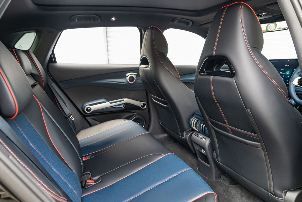 Rear seat space inside the Atto 3 Extended 2024