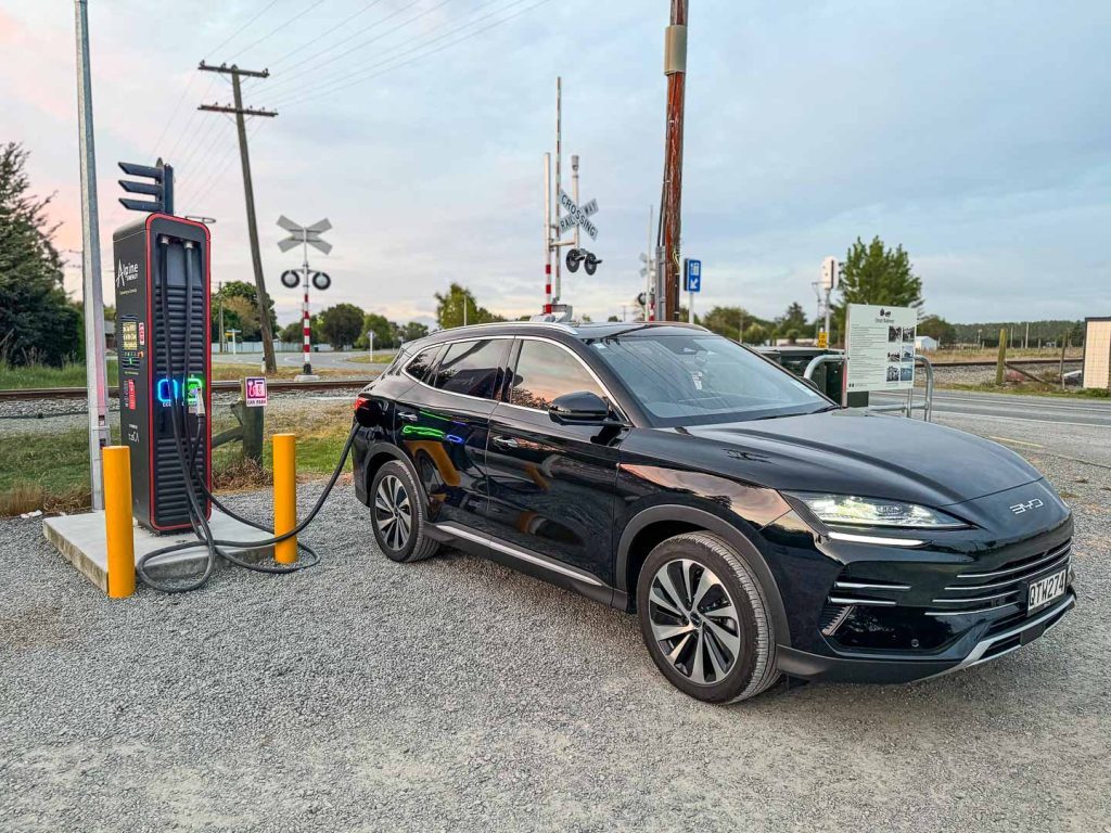 2024 BYD Sealion 6 Dynamic PHEV charging on an EV charge port