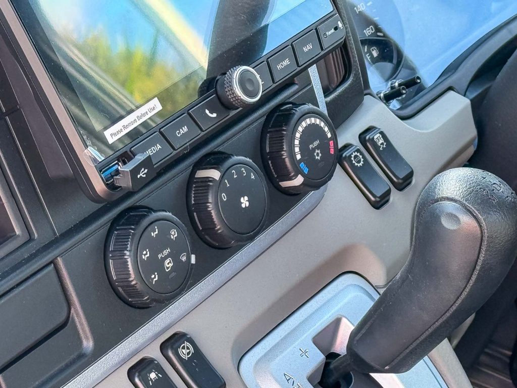 AC controls of the Fuso Canter 616T City Tipper