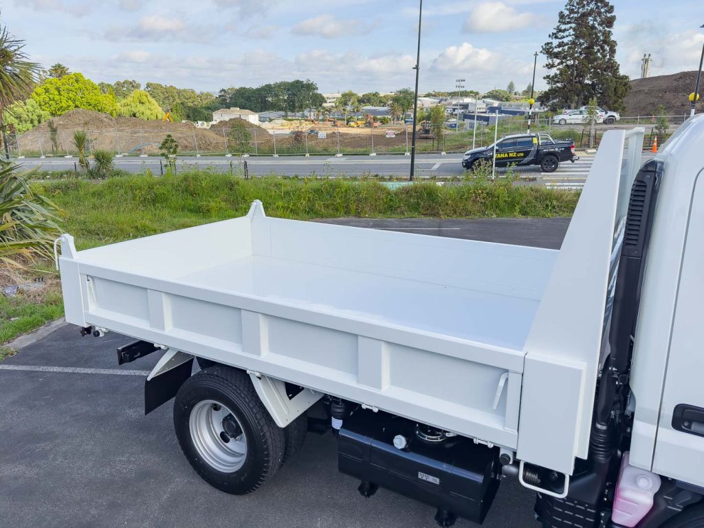 Rear tray of the Fuso Canter 616T City Tipper 2024