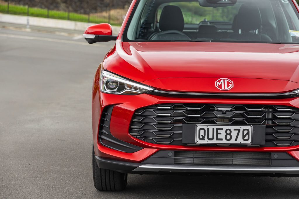 front grille and headlight details of the 2024 MG ZS Hybrid+ Essence