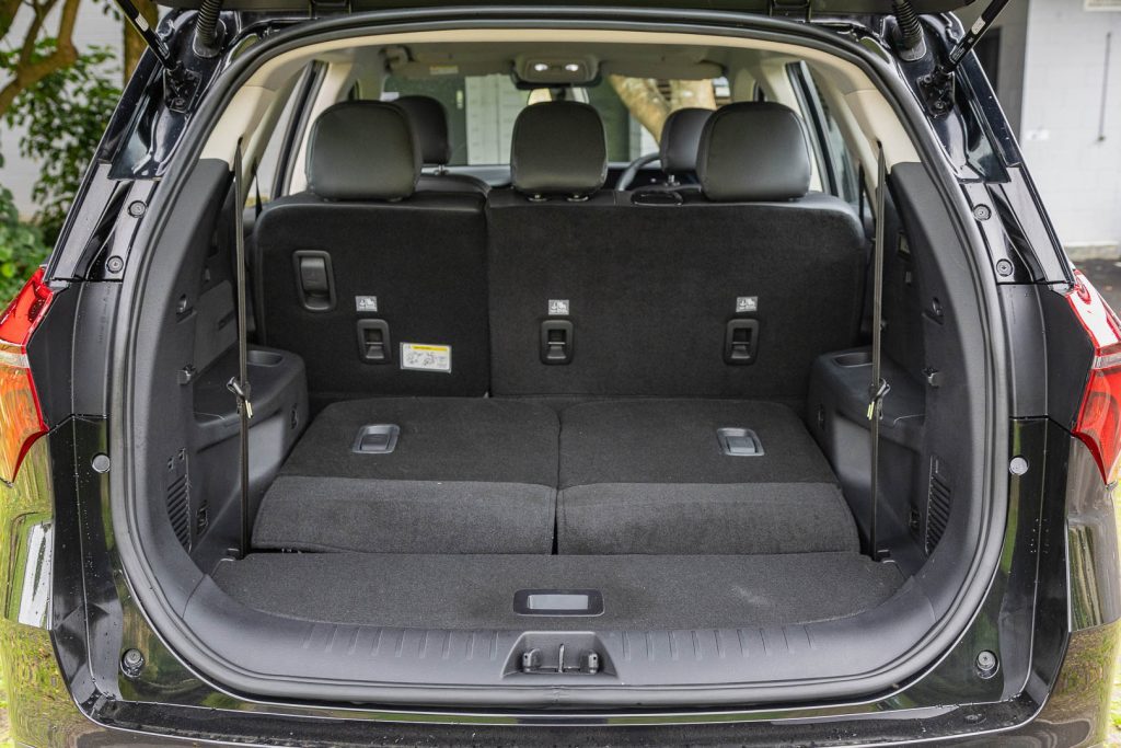 Boot space inside the 2024 Mahindra XUV600 AX7L