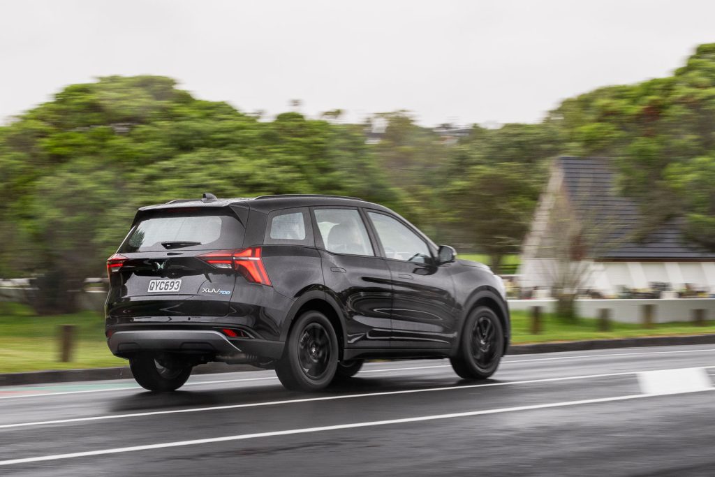 Panning action shot of the XUV700 Mahindra